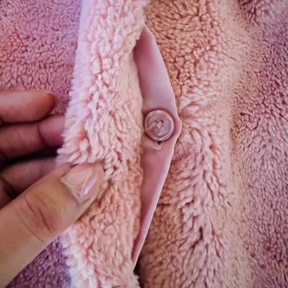 Adorable little pink faux fur vest Size 5 Saks - Picture 3 of 5